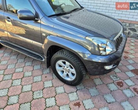 Серый Тойота Ленд Крузер, объемом двигателя 3.96 л и пробегом 139 тыс. км за 19500 $, фото 8 на Automoto.ua