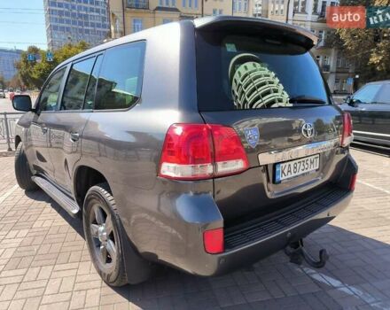 Серый Тойота Ленд Крузер, объемом двигателя 4.7 л и пробегом 199 тыс. км за 25500 $, фото 5 на Automoto.ua