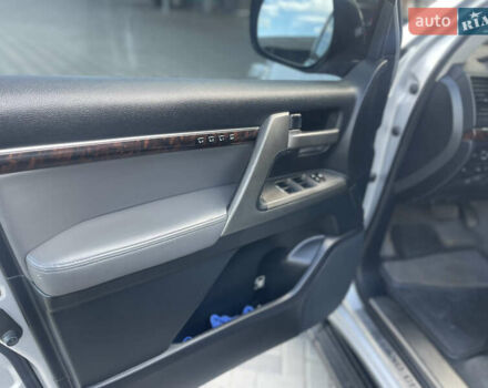 Серый Тойота Ленд Крузер, объемом двигателя 4.46 л и пробегом 104 тыс. км за 36800 $, фото 14 на Automoto.ua