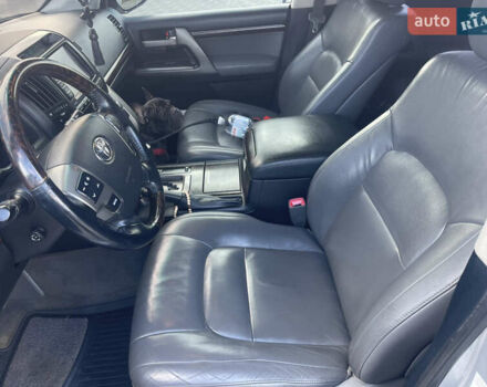 Серый Тойота Ленд Крузер, объемом двигателя 4.46 л и пробегом 104 тыс. км за 36800 $, фото 13 на Automoto.ua