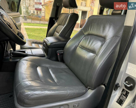 Серый Тойота Ленд Крузер, объемом двигателя 4.7 л и пробегом 305 тыс. км за 25500 $, фото 54 на Automoto.ua