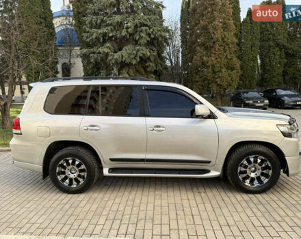 Серый Тойота Ленд Крузер, объемом двигателя 4.7 л и пробегом 305 тыс. км за 25500 $, фото 10 на Automoto.ua