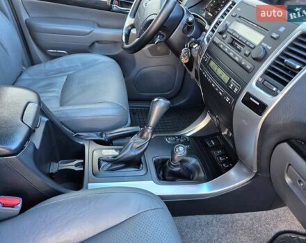 Серый Тойота Ленд Крузер, объемом двигателя 3.96 л и пробегом 139 тыс. км за 19500 $, фото 49 на Automoto.ua