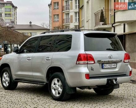 Серый Тойота Ленд Крузер, объемом двигателя 5.7 л и пробегом 220 тыс. км за 26500 $, фото 13 на Automoto.ua