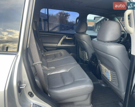 Серый Тойота Ленд Крузер, объемом двигателя 4.46 л и пробегом 104 тыс. км за 36800 $, фото 20 на Automoto.ua