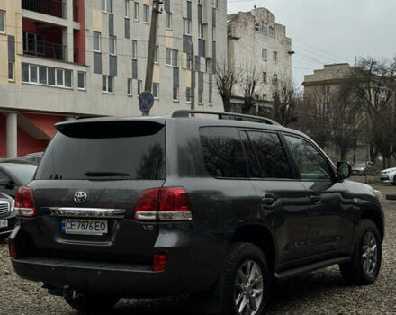 Серый Тойота Ленд Крузер, объемом двигателя 4.46 л и пробегом 317 тыс. км за 21900 $, фото 2 на Automoto.ua