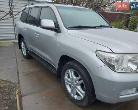 Серый Тойота Ленд Крузер, объемом двигателя 4.46 л и пробегом 199 тыс. км за 29000 $, фото 1 на Automoto.ua