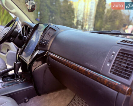 Серый Тойота Ленд Крузер, объемом двигателя 4.7 л и пробегом 305 тыс. км за 25500 $, фото 73 на Automoto.ua