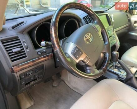 Серый Тойота Ленд Крузер, объемом двигателя 4.7 л и пробегом 199 тыс. км за 25500 $, фото 49 на Automoto.ua