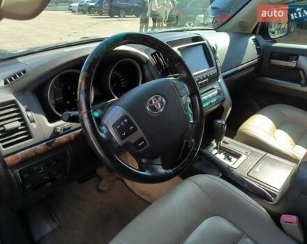 Серый Тойота Ленд Крузер, объемом двигателя 4.7 л и пробегом 199 тыс. км за 25500 $, фото 26 на Automoto.ua