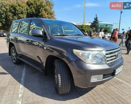 Серый Тойота Ленд Крузер, объемом двигателя 4.7 л и пробегом 199 тыс. км за 25500 $, фото 3 на Automoto.ua