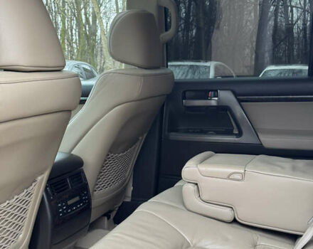 Серый Тойота Ленд Крузер, объемом двигателя 4.46 л и пробегом 317 тыс. км за 21900 $, фото 6 на Automoto.ua