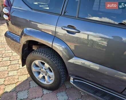 Серый Тойота Ленд Крузер, объемом двигателя 3.96 л и пробегом 139 тыс. км за 19500 $, фото 9 на Automoto.ua