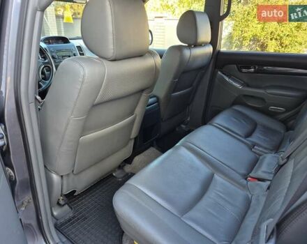 Серый Тойота Ленд Крузер, объемом двигателя 3.96 л и пробегом 139 тыс. км за 19500 $, фото 40 на Automoto.ua