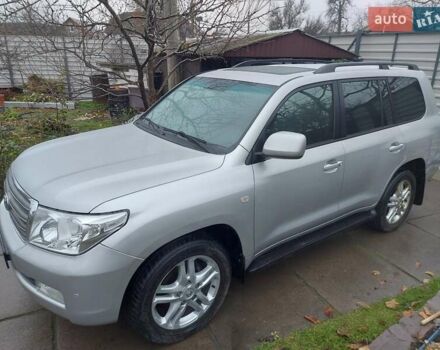 Серый Тойота Ленд Крузер, объемом двигателя 4.46 л и пробегом 199 тыс. км за 29000 $, фото 2 на Automoto.ua