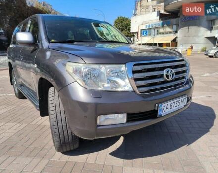 Серый Тойота Ленд Крузер, объемом двигателя 4.7 л и пробегом 199 тыс. км за 25500 $, фото 46 на Automoto.ua