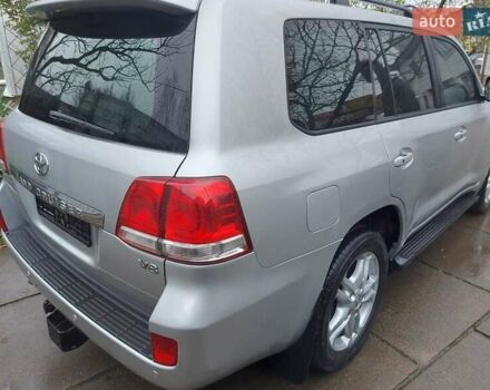 Серый Тойота Ленд Крузер, объемом двигателя 4.46 л и пробегом 199 тыс. км за 29000 $, фото 6 на Automoto.ua