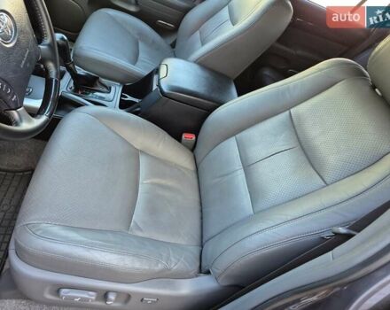 Серый Тойота Ленд Крузер, объемом двигателя 3.96 л и пробегом 139 тыс. км за 19500 $, фото 58 на Automoto.ua