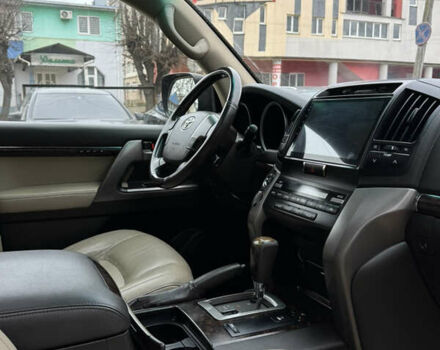 Серый Тойота Ленд Крузер, объемом двигателя 4.46 л и пробегом 317 тыс. км за 21900 $, фото 10 на Automoto.ua