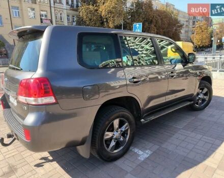 Серый Тойота Ленд Крузер, объемом двигателя 4.7 л и пробегом 199 тыс. км за 25500 $, фото 19 на Automoto.ua