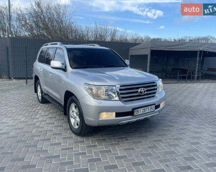 Серый Тойота Ленд Крузер, объемом двигателя 4.46 л и пробегом 104 тыс. км за 36800 $, фото 1 на Automoto.ua