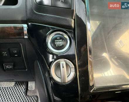 Серый Тойота Ленд Крузер, объемом двигателя 4.7 л и пробегом 305 тыс. км за 25500 $, фото 56 на Automoto.ua