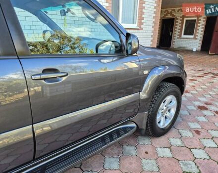 Серый Тойота Ленд Крузер, объемом двигателя 3.96 л и пробегом 139 тыс. км за 19500 $, фото 10 на Automoto.ua