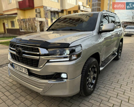 Серый Тойота Ленд Крузер, объемом двигателя 4.7 л и пробегом 305 тыс. км за 25500 $, фото 1 на Automoto.ua