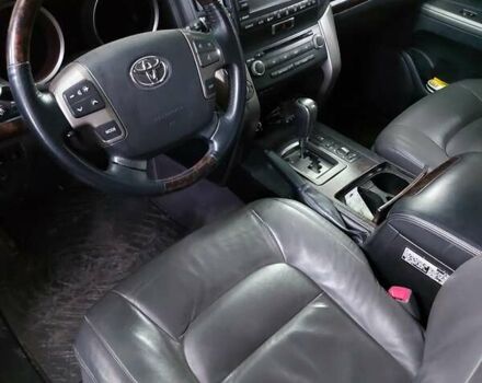 Серый Тойота Ленд Крузер, объемом двигателя 4.46 л и пробегом 199 тыс. км за 29000 $, фото 10 на Automoto.ua