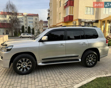 Серый Тойота Ленд Крузер, объемом двигателя 4.7 л и пробегом 305 тыс. км за 25500 $, фото 3 на Automoto.ua