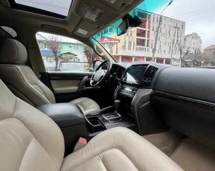 Серый Тойота Ленд Крузер, объемом двигателя 4.46 л и пробегом 317 тыс. км за 21900 $, фото 11 на Automoto.ua