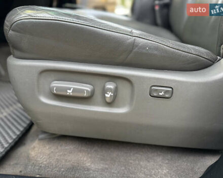 Серый Тойота Ленд Крузер, объемом двигателя 4.7 л и пробегом 305 тыс. км за 25500 $, фото 44 на Automoto.ua