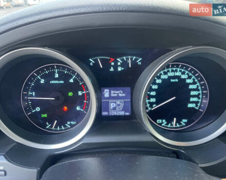 Серый Тойота Ленд Крузер, объемом двигателя 4.46 л и пробегом 104 тыс. км за 36800 $, фото 16 на Automoto.ua