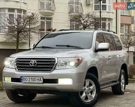 Серый Тойота Ленд Крузер, объемом двигателя 5.7 л и пробегом 220 тыс. км за 26500 $, фото 9 на Automoto.ua