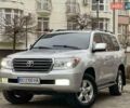 Серый Тойота Ленд Крузер, объемом двигателя 5.7 л и пробегом 220 тыс. км за 26500 $, фото 9 на Automoto.ua