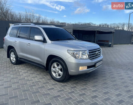 Серый Тойота Ленд Крузер, объемом двигателя 4.46 л и пробегом 104 тыс. км за 36800 $, фото 2 на Automoto.ua