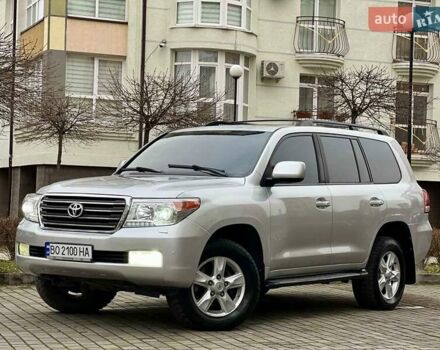 Серый Тойота Ленд Крузер, объемом двигателя 5.7 л и пробегом 220 тыс. км за 26500 $, фото 7 на Automoto.ua