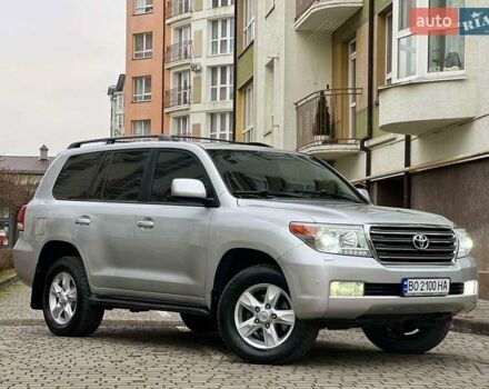 Серый Тойота Ленд Крузер, объемом двигателя 5.7 л и пробегом 220 тыс. км за 26500 $, фото 4 на Automoto.ua