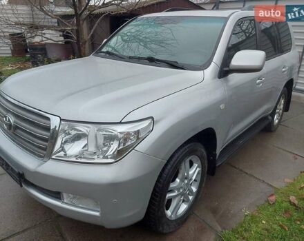 Серый Тойота Ленд Крузер, объемом двигателя 4.46 л и пробегом 199 тыс. км за 29000 $, фото 3 на Automoto.ua