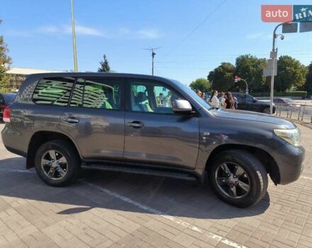 Серый Тойота Ленд Крузер, объемом двигателя 4.7 л и пробегом 199 тыс. км за 25500 $, фото 6 на Automoto.ua