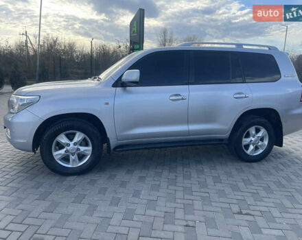 Серый Тойота Ленд Крузер, объемом двигателя 4.46 л и пробегом 104 тыс. км за 36800 $, фото 23 на Automoto.ua