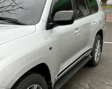 Серый Тойота Ленд Крузер, объемом двигателя 4.46 л и пробегом 310 тыс. км за 24200 $, фото 4 на Automoto.ua