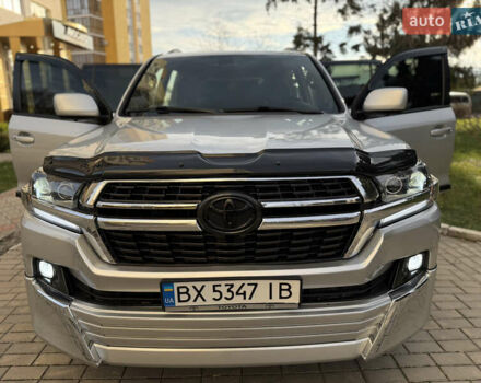 Серый Тойота Ленд Крузер, объемом двигателя 4.7 л и пробегом 305 тыс. км за 25500 $, фото 65 на Automoto.ua