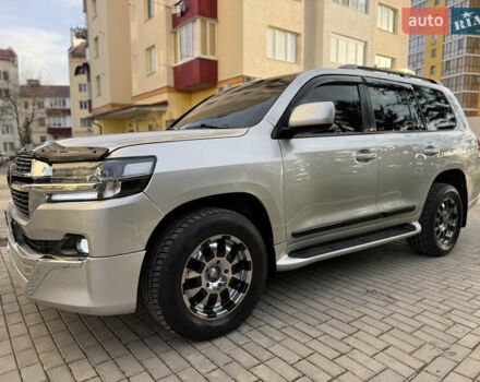 Серый Тойота Ленд Крузер, объемом двигателя 4.7 л и пробегом 305 тыс. км за 25500 $, фото 20 на Automoto.ua