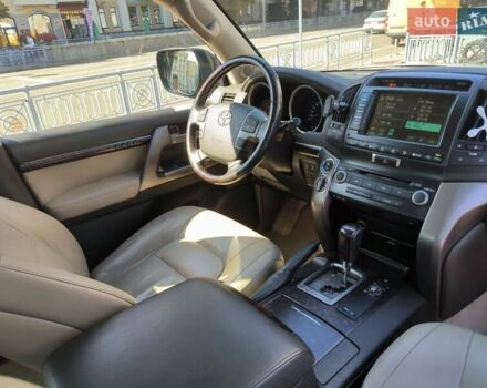 Серый Тойота Ленд Крузер, объемом двигателя 4.7 л и пробегом 199 тыс. км за 25500 $, фото 39 на Automoto.ua