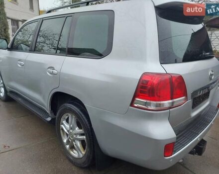 Серый Тойота Ленд Крузер, объемом двигателя 4.46 л и пробегом 199 тыс. км за 29000 $, фото 9 на Automoto.ua