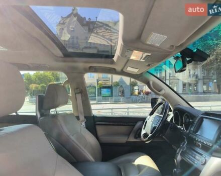 Серый Тойота Ленд Крузер, объемом двигателя 4.7 л и пробегом 199 тыс. км за 25500 $, фото 27 на Automoto.ua