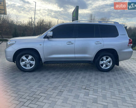 Серый Тойота Ленд Крузер, объемом двигателя 4.46 л и пробегом 104 тыс. км за 36800 $, фото 4 на Automoto.ua