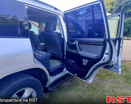 Серый Тойота Ленд Крузер, объемом двигателя 5.7 л и пробегом 244 тыс. км за 23300 $, фото 6 на Automoto.ua