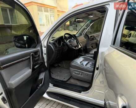 Серый Тойота Ленд Крузер, объемом двигателя 4.7 л и пробегом 305 тыс. км за 25500 $, фото 45 на Automoto.ua